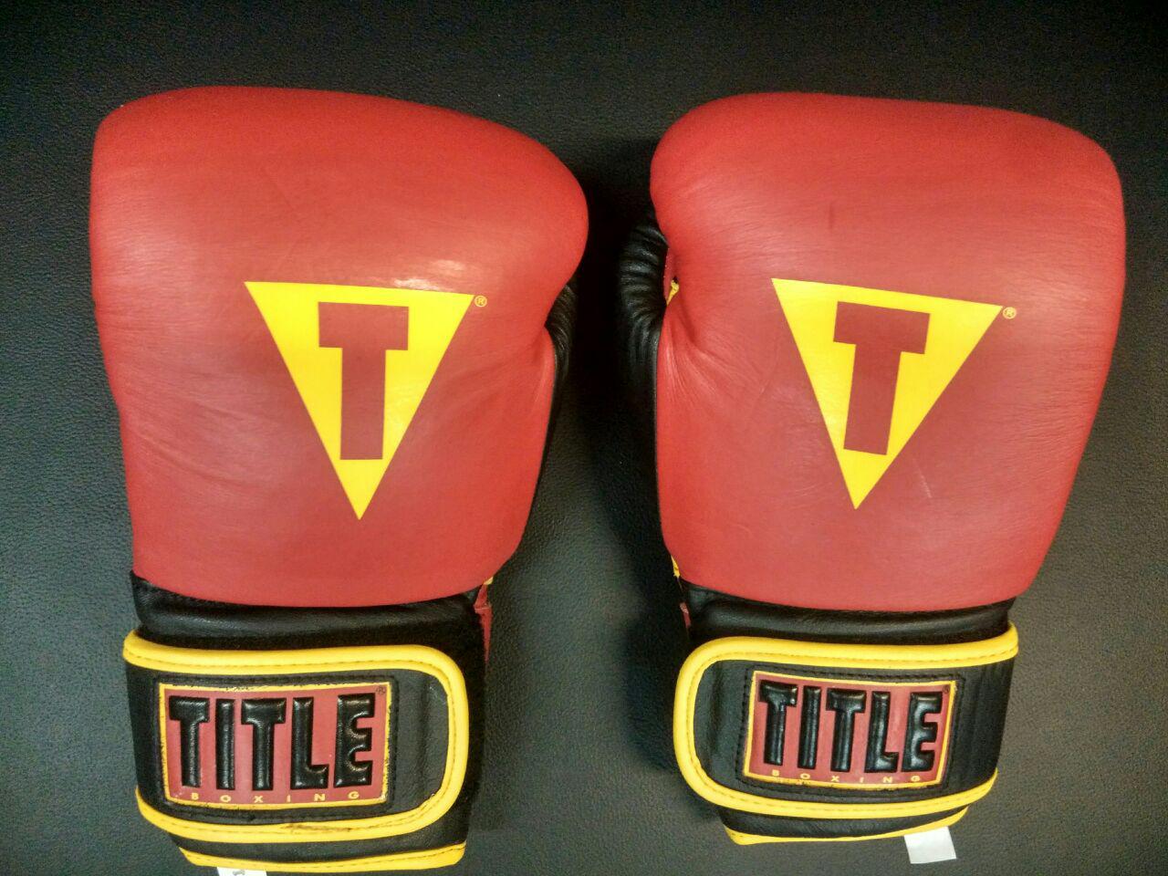 Перчатки Тренеровочные 14ун TITLE FOAM CHANNEL TECHNOLOGY TRAINING GLOVES Красно-черные