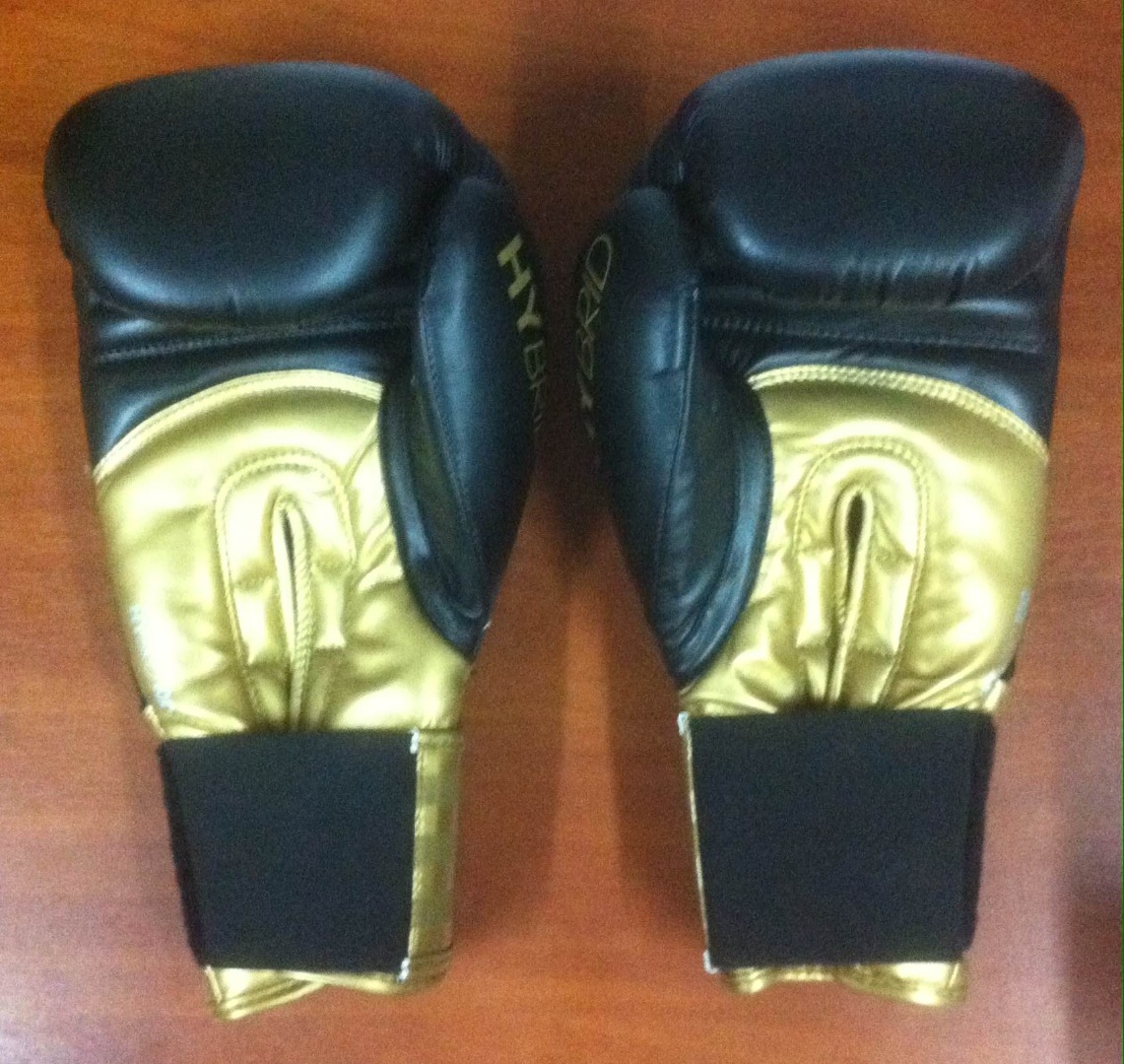 Перчатки для бокса Hybrid  Adidas , (черно –золотые)