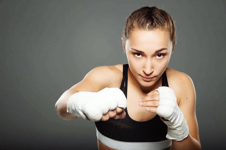 Анна Охота впевнено проходить у півфінал