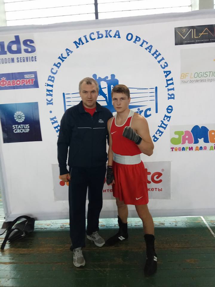 Сегодня прошли полуфинальные бои чемпионата Киева по боксу среди молодежи.