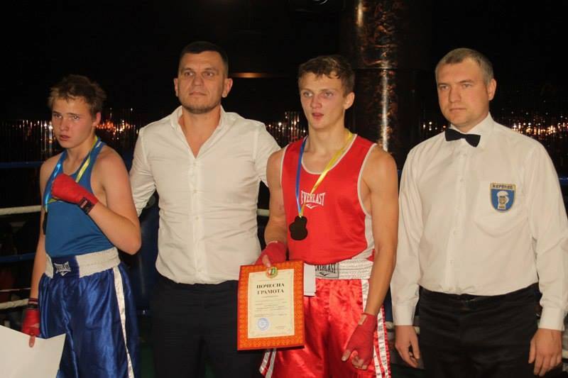 Сьогодні День Народження у прекрасного сім'янина, успішного бізнесмена , Президента Федерації Боксу Броварського району та ще й надодачу народного хокеїста Рома Шибіко.