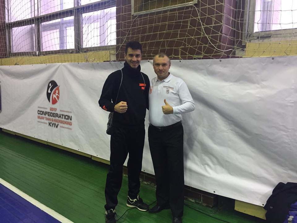 Фото з чемпіоном світу 2017р з кікбоксингу розділ семі контакт Павлом Замятіним.