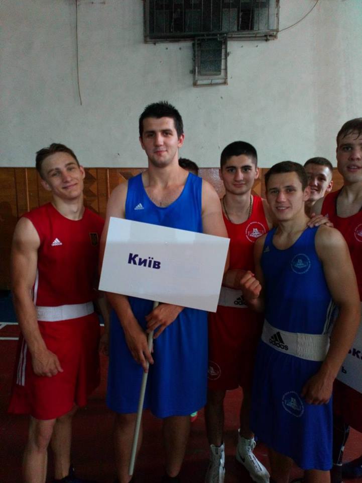 Сьогоднішній чвертьфінал чемпіонату України серед студентів пройшов без поразок для Київських боксерів.